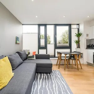 Modern 1 Bedroom In Hackney Wick Apartment