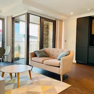 Royal Wharf Apartment